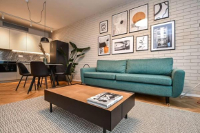 Skypark Luxury apartment with skyline view & free parking
